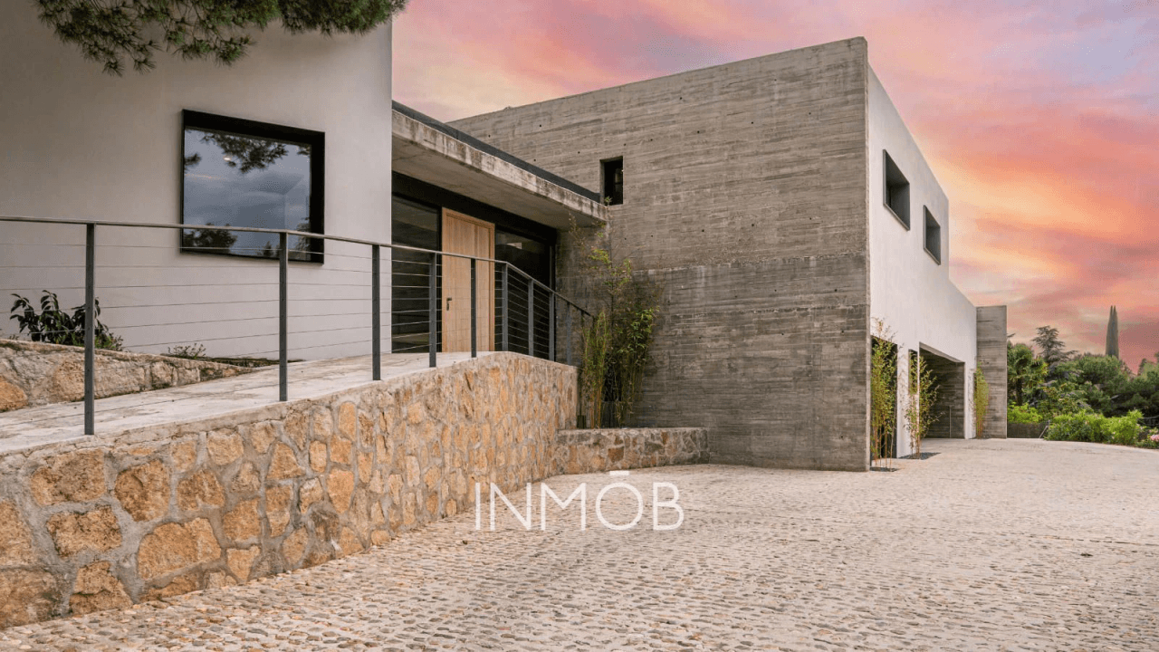 MODERNO CHALET INDEPENDIENTE ESTILO NORDICO EN LAS LOMAS