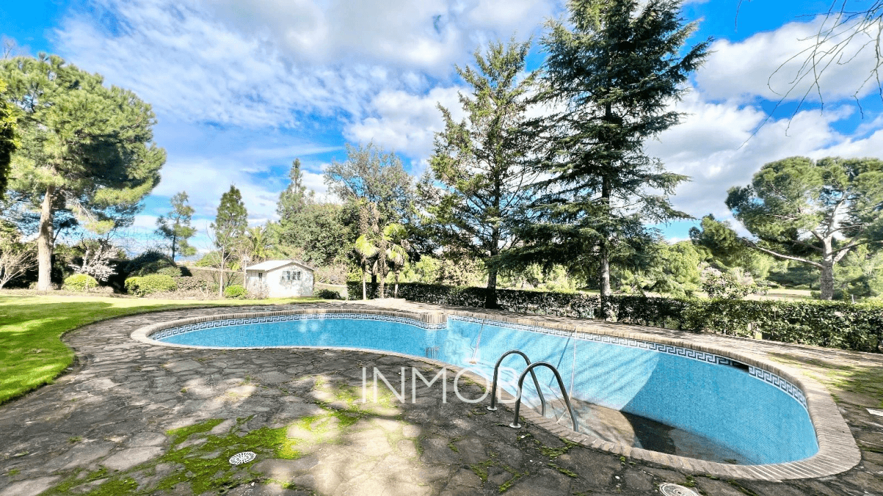 CHALET INDEPENDIENTE EN PARCELA 3.118m2 - BONANZA -