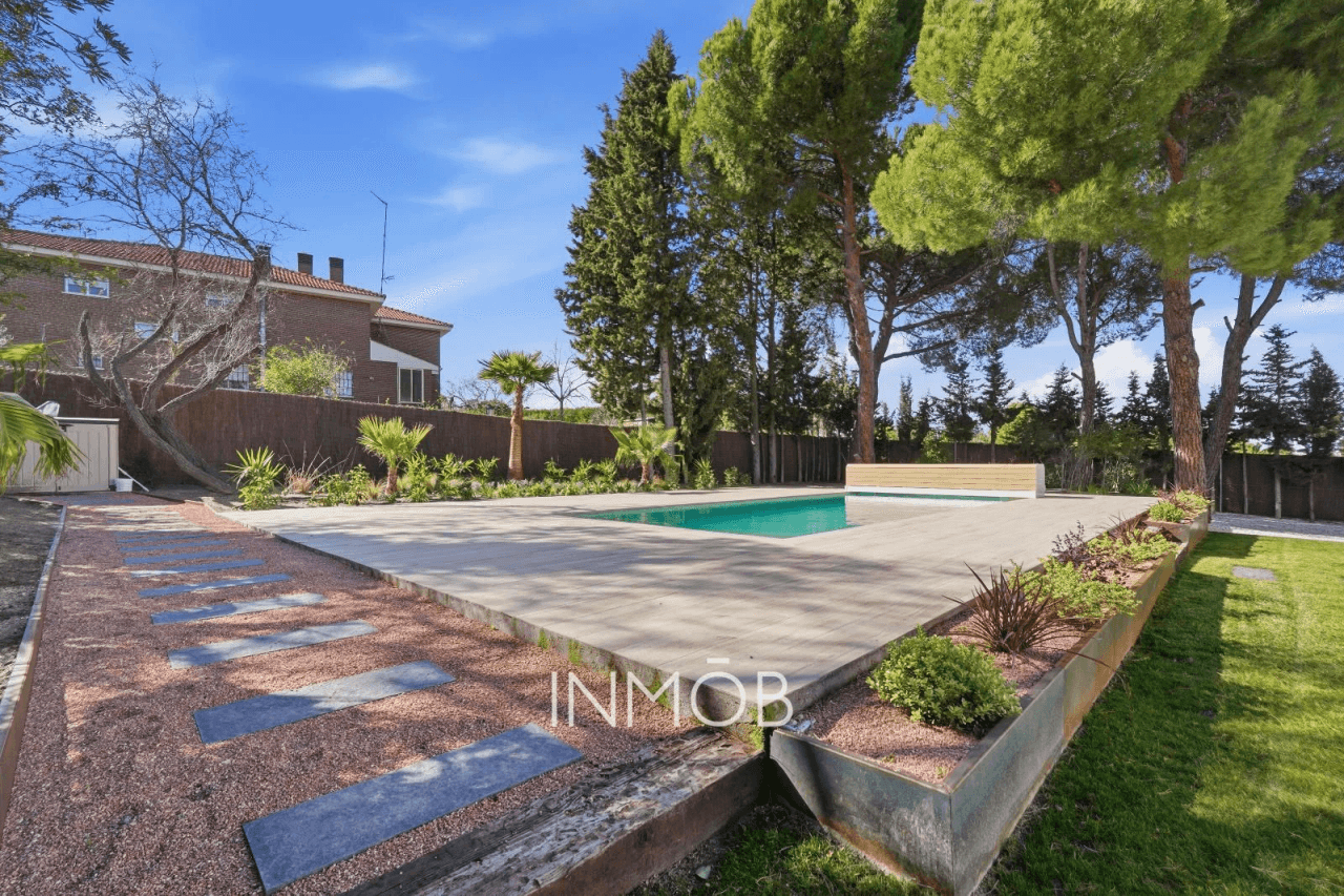 A ESTRENAR MODERNIDAD Y LUJO CHALET INDEPENDIENTE EN BONANZA