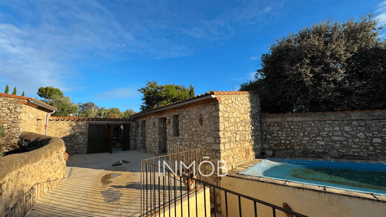 CASA DE CAMPO EN TRUJILLO - 3 CONSTRUCCIONES - RUSTICA Y REHABILITADA CON VISTAS AL CASTILLO DE TRUJILLO