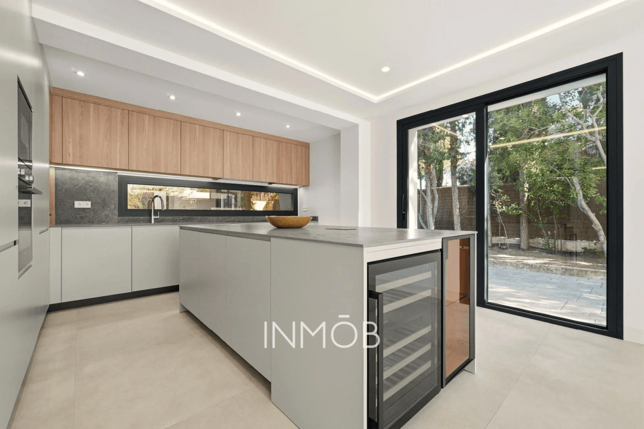 A ESTRENAR MODERNIDAD Y LUJO CHALET INDEPENDIENTE EN BONANZA