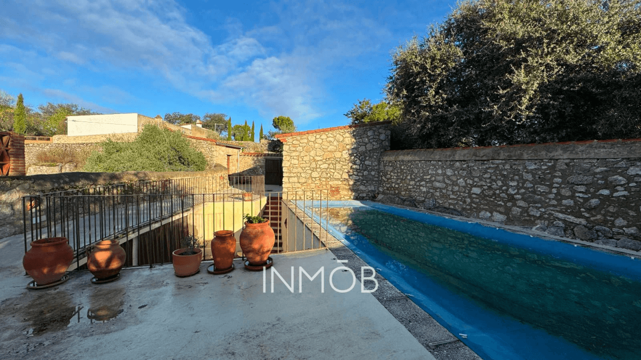 CASA DE CAMPO EN TRUJILLO - 3 CONSTRUCCIONES - RUSTICA Y REHABILITADA CON VISTAS AL CASTILLO DE TRUJILLO