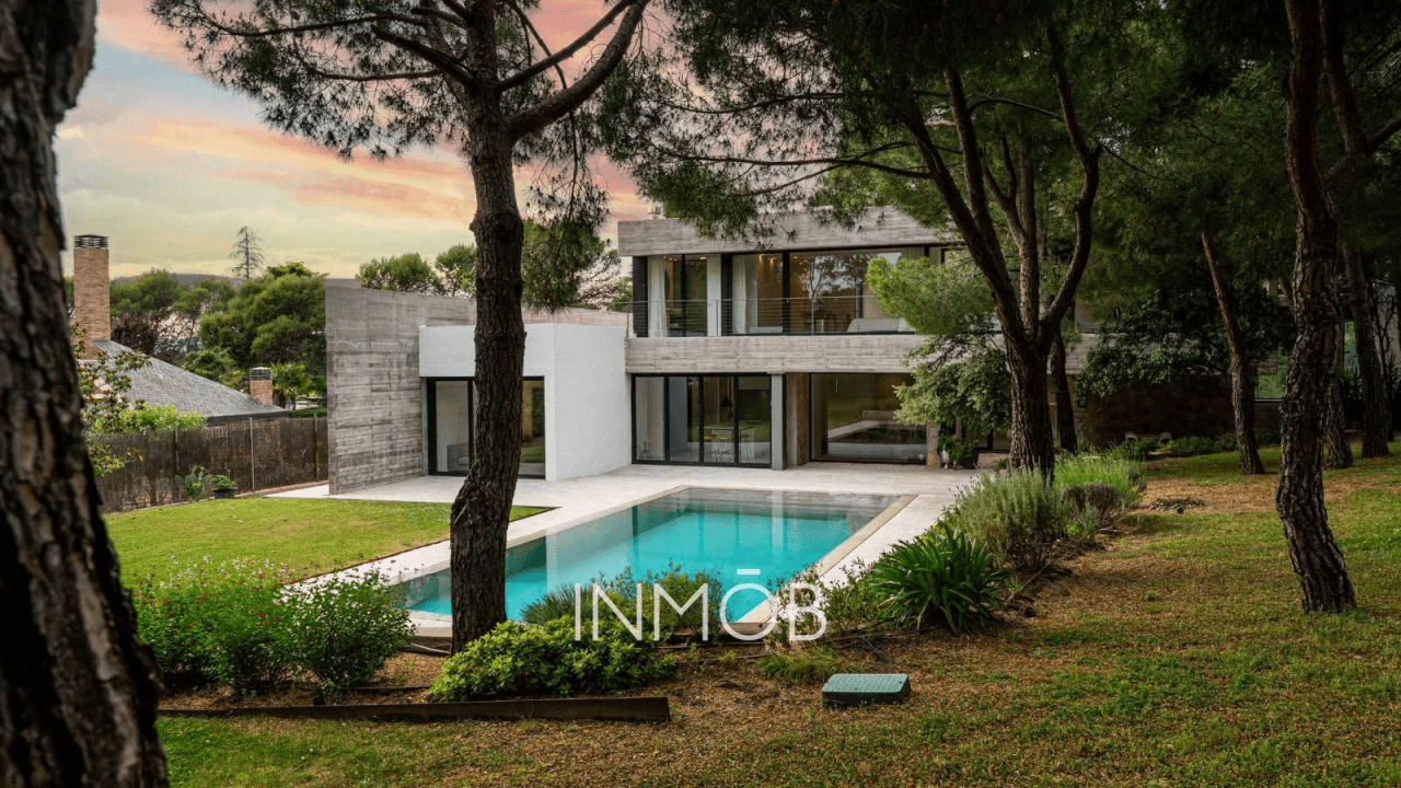 MODERNO CHALET INDEPENDIENTE ESTILO NORDICO EN LAS LOMAS