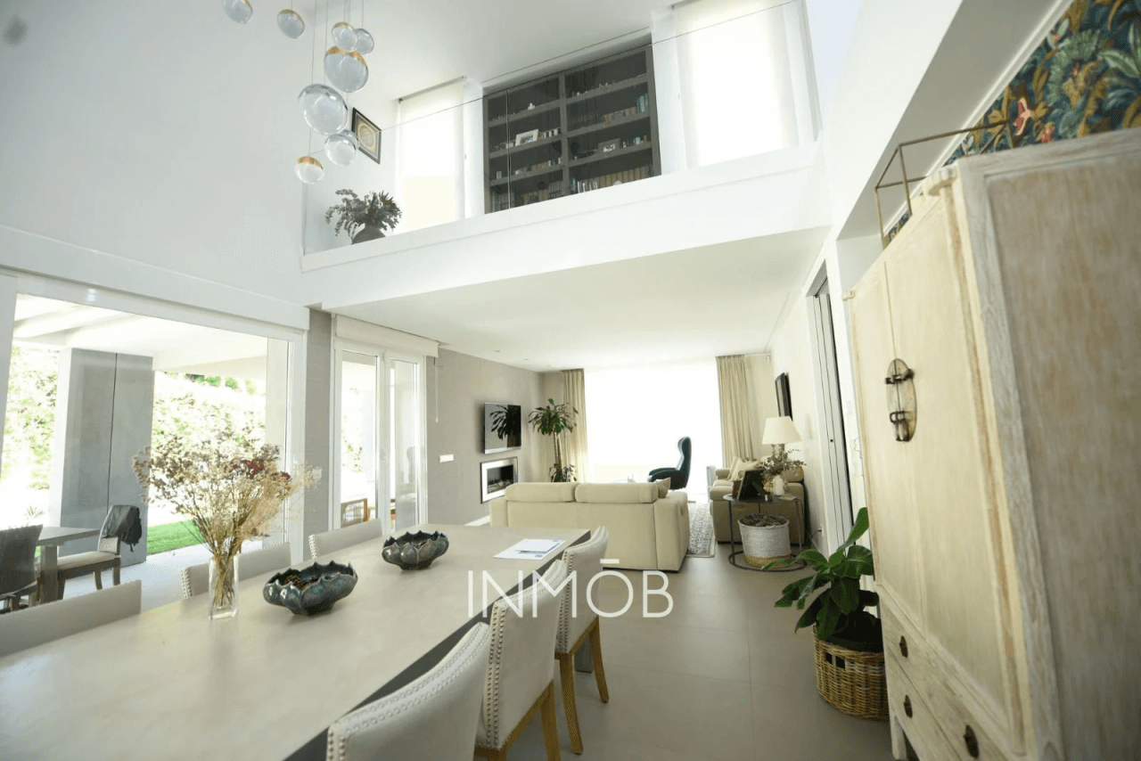 CHALET MODERNO - URB. LAS LOMAS - BOADILLA DEL MONTE