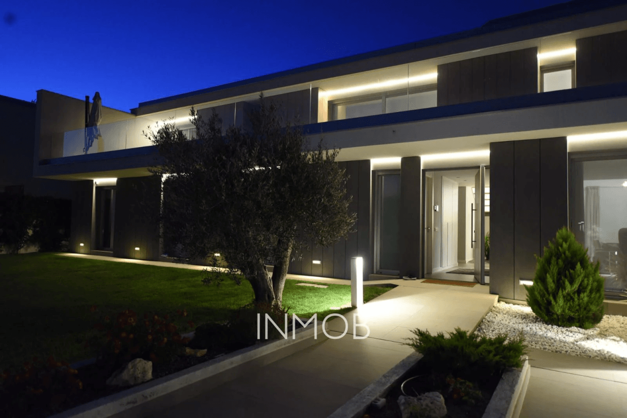 CHALET MODERNO - URB. LAS LOMAS - BOADILLA DEL MONTE