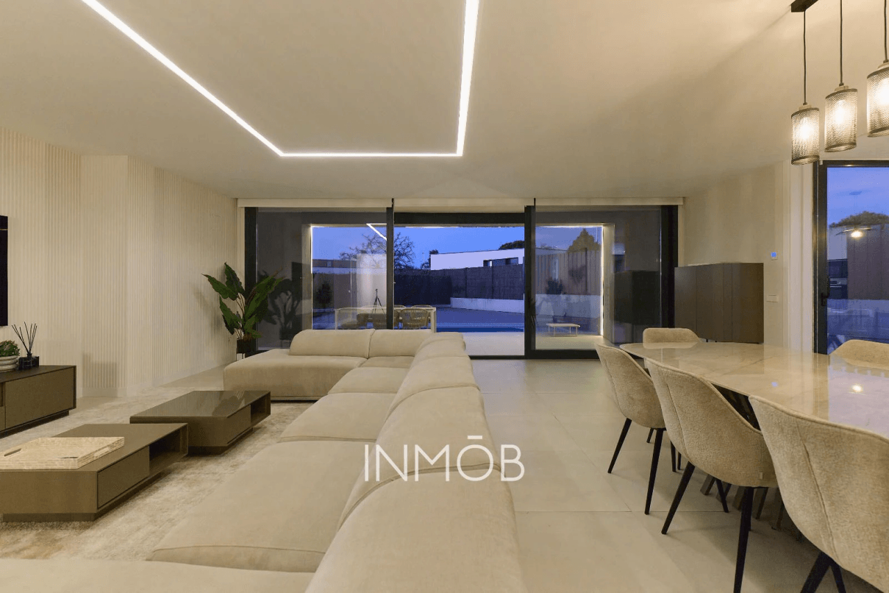 CHALET DE LUJO QHOMES VENTA BOADILLA DEL MONTE - SEGURIDAD PRIVADA 24 HORAS