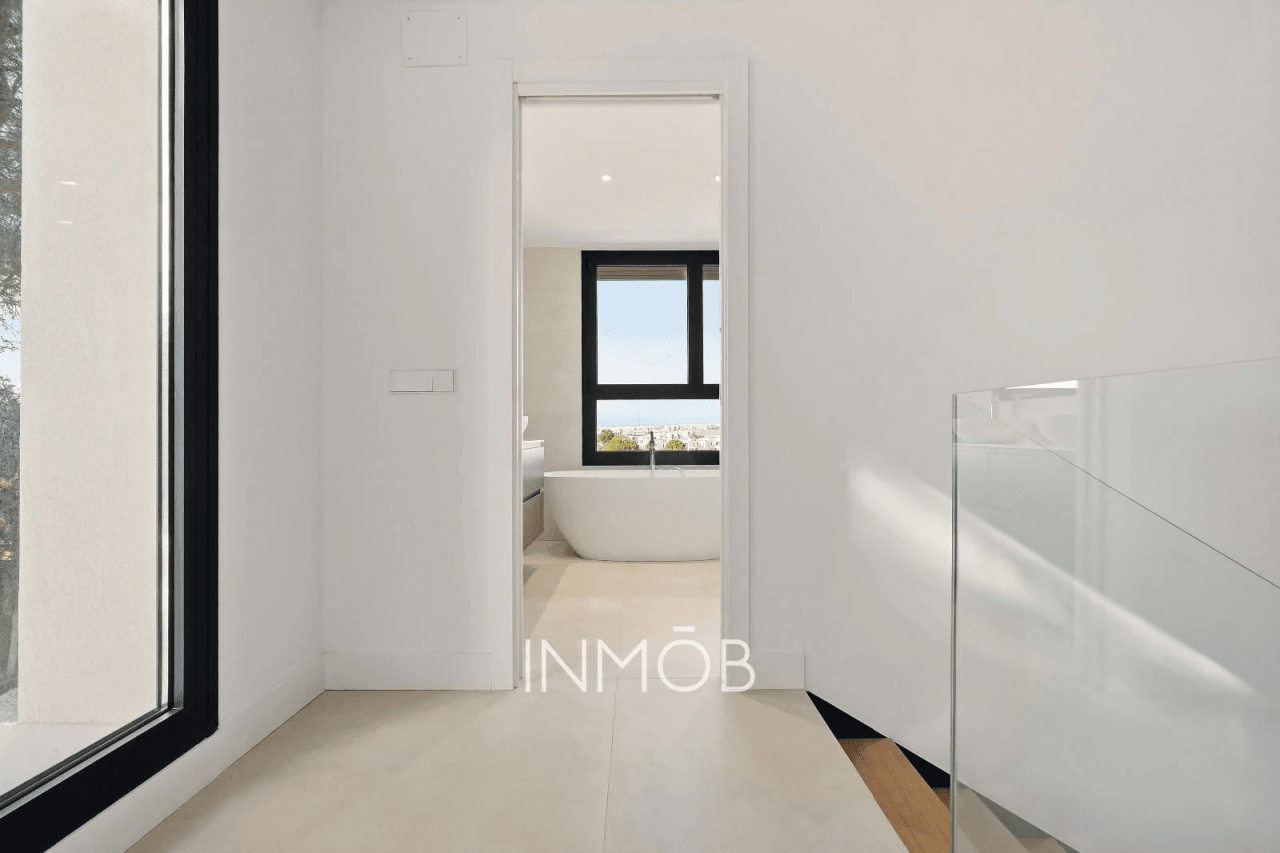 A ESTRENAR MODERNIDAD Y LUJO CHALET INDEPENDIENTE EN BONANZA