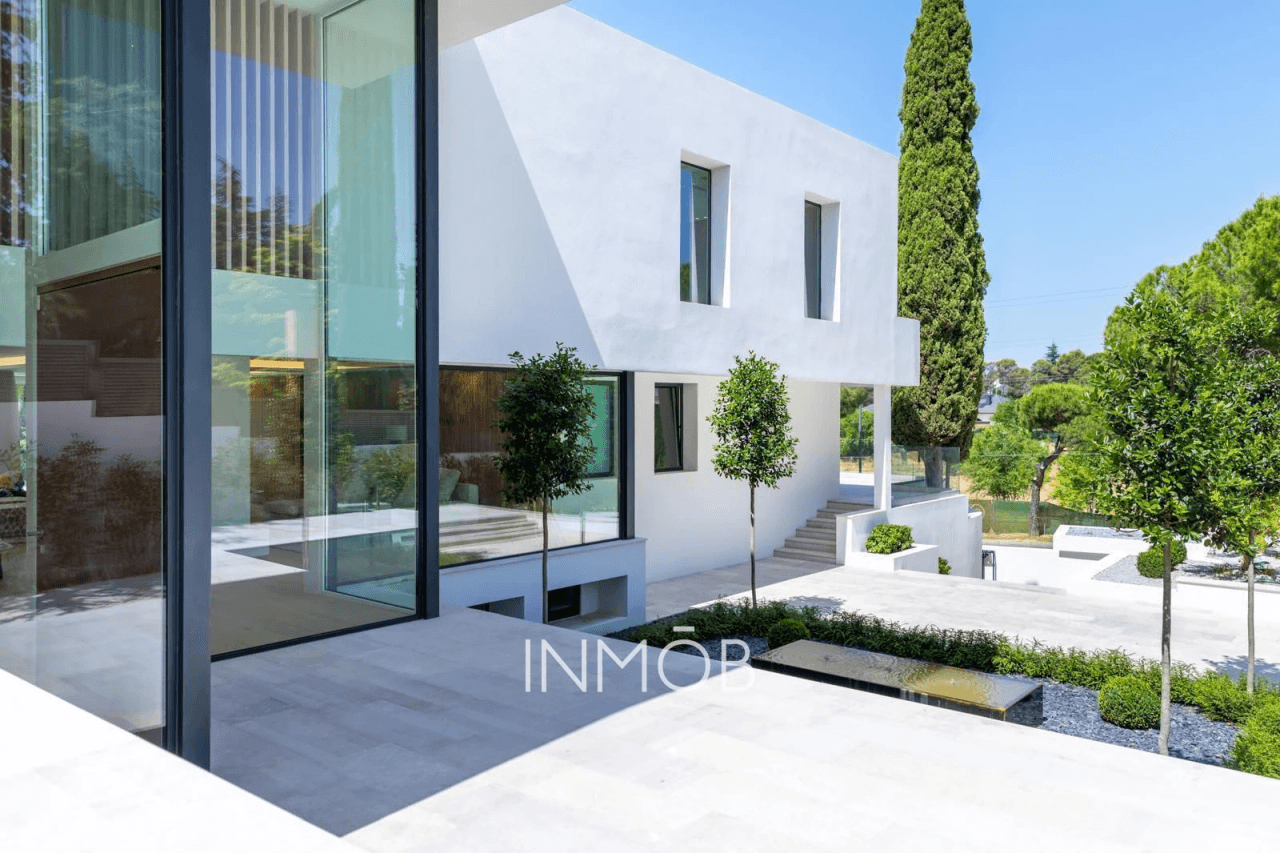 MAGNANIMA y ELEGANTE VILLA EN LAS LOMAS BOADILLA DEL MONTE