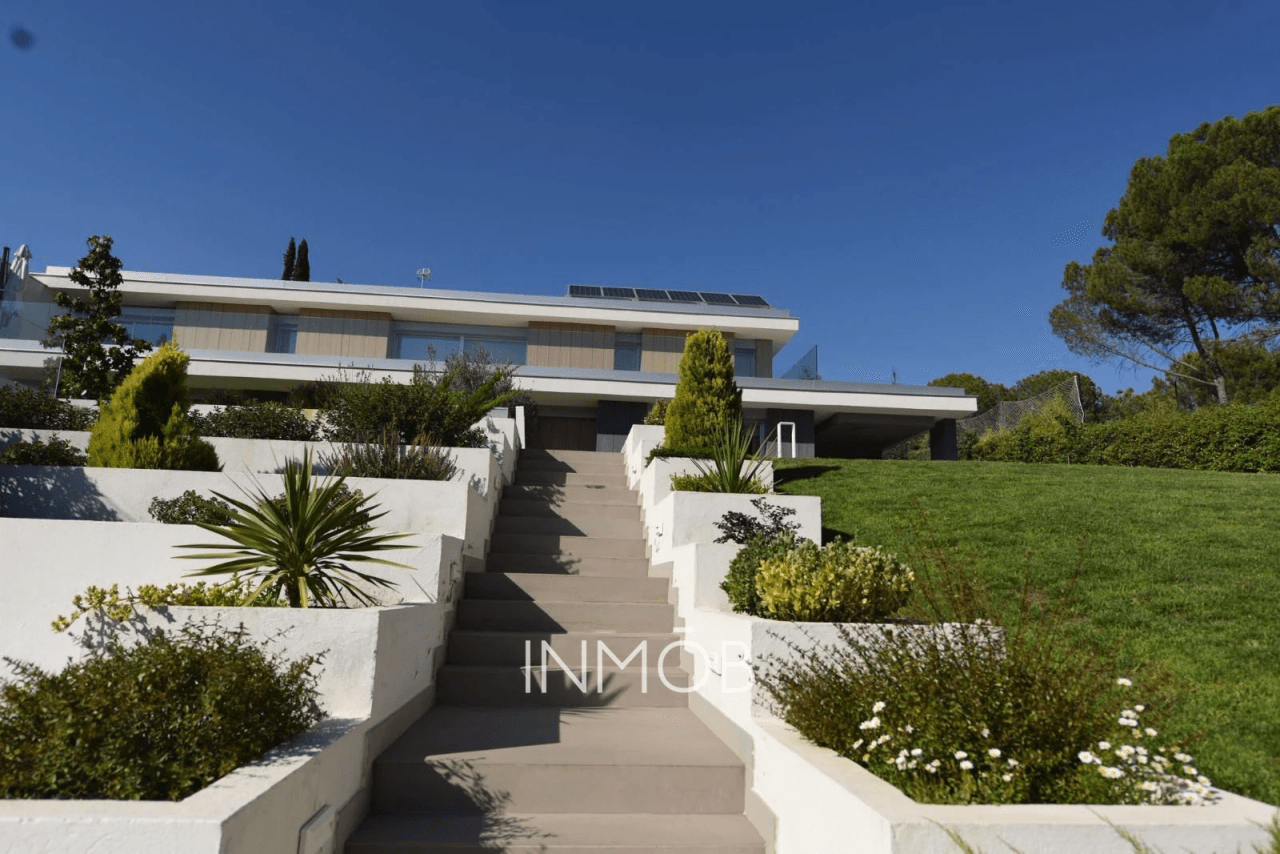 CHALET MODERNO - URB. LAS LOMAS - BOADILLA DEL MONTE