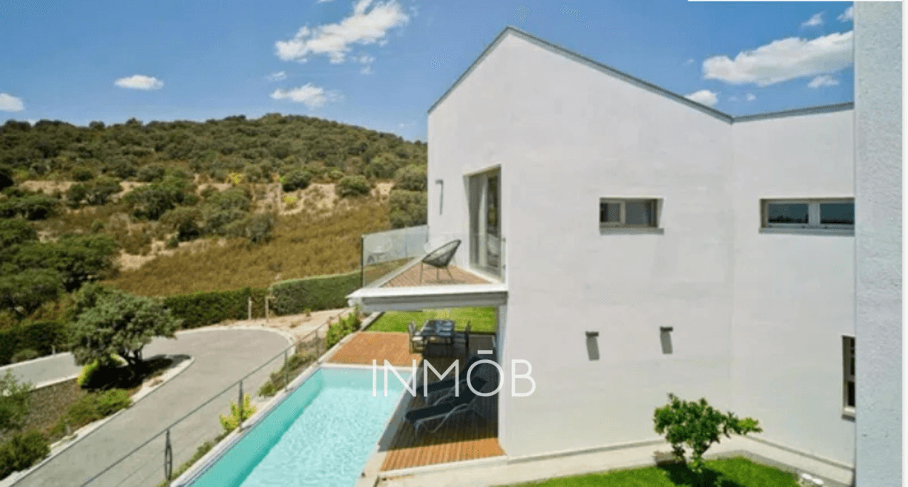 CHALET INDEPENDIENTE DE DISEÑO EN MOLINO DE LA HOZ