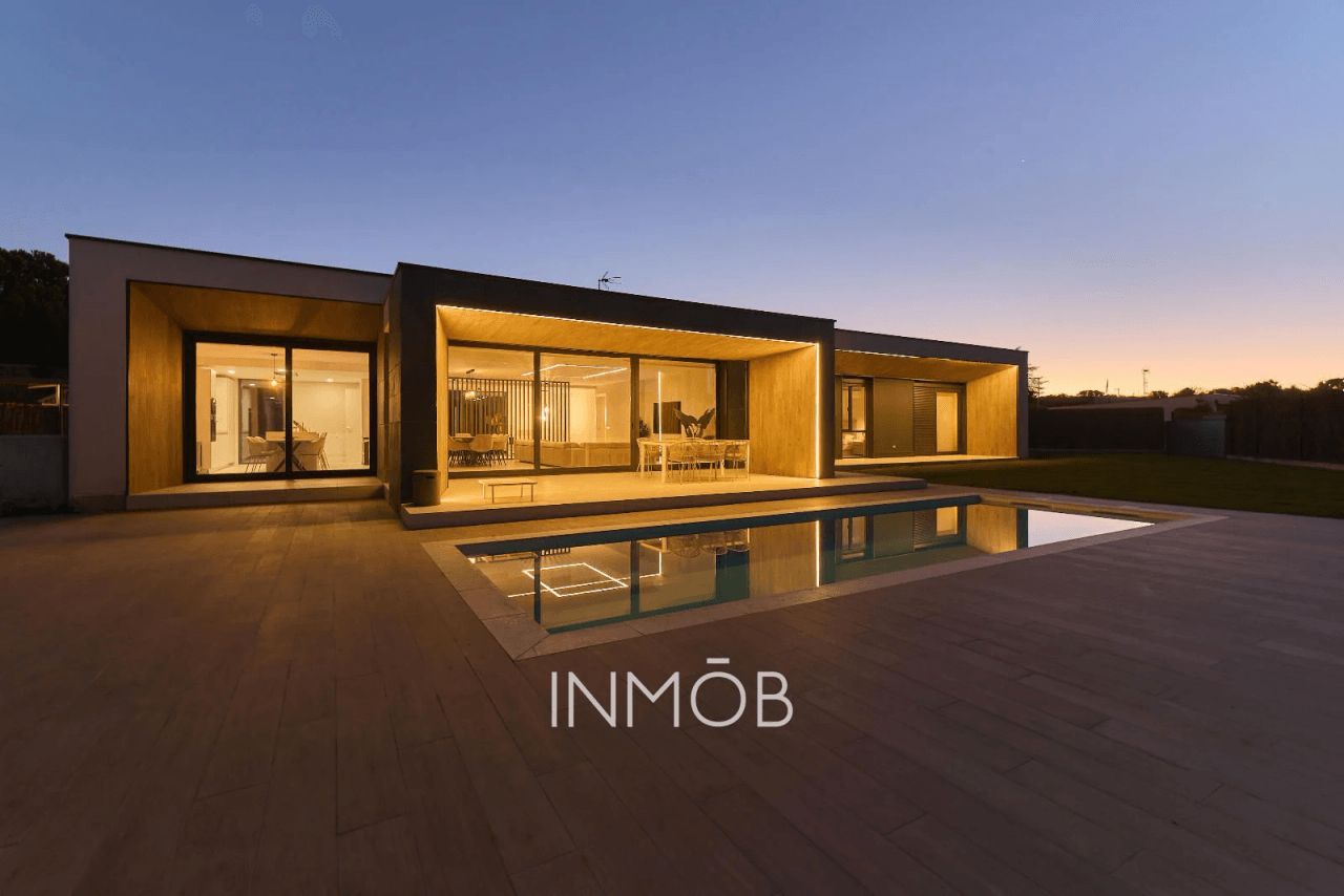 CHALET DE LUJO QHOMES VENTA BOADILLA DEL MONTE - SEGURIDAD PRIVADA 24 HORAS