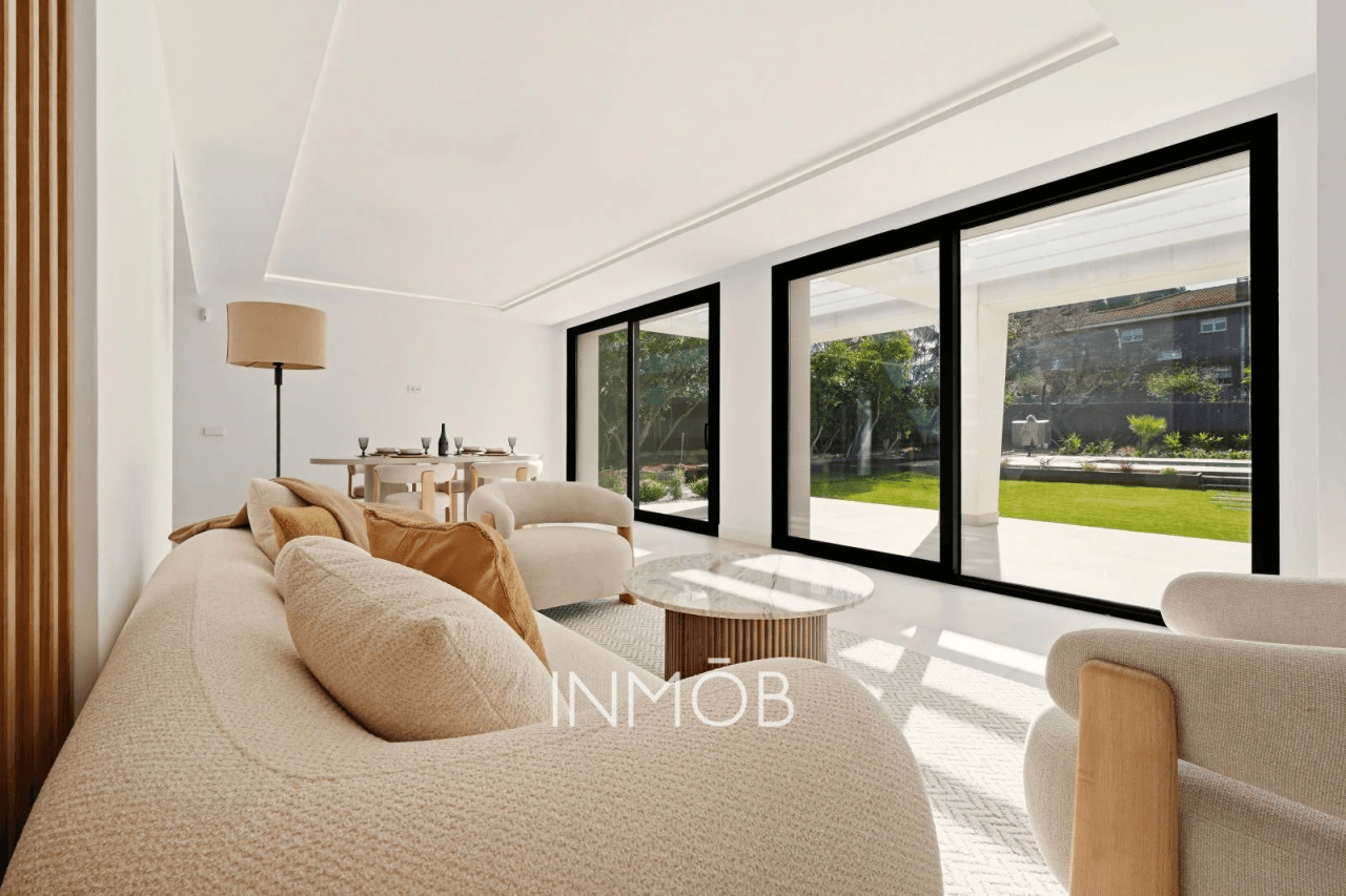 A ESTRENAR MODERNIDAD Y LUJO CHALET INDEPENDIENTE EN BONANZA
