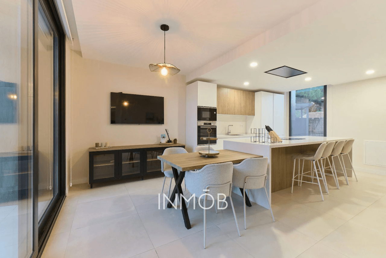 CHALET DE LUJO QHOMES VENTA BOADILLA DEL MONTE - SEGURIDAD PRIVADA 24 HORAS