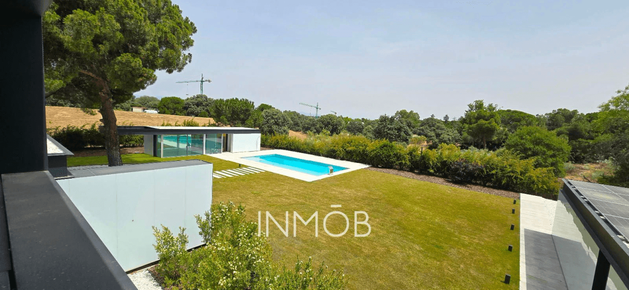 EXCLUSIVIDAD LA FINCA POZUELO MADRID - FOTOVOLTAICA Y ASCENSOR