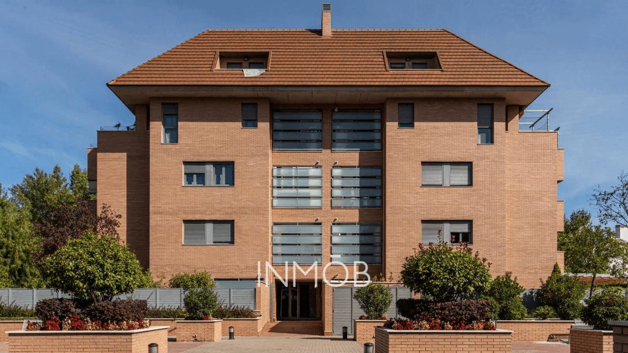 MAGNIFICO PISO CON GRAN TERRAZA EN BOADILLA DEL MONTE