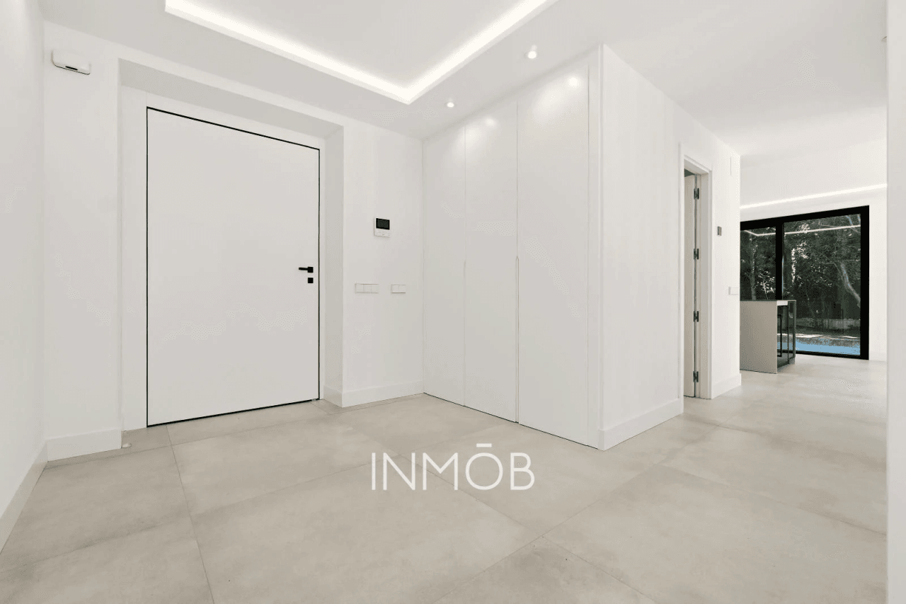A ESTRENAR MODERNIDAD Y LUJO CHALET INDEPENDIENTE EN BONANZA