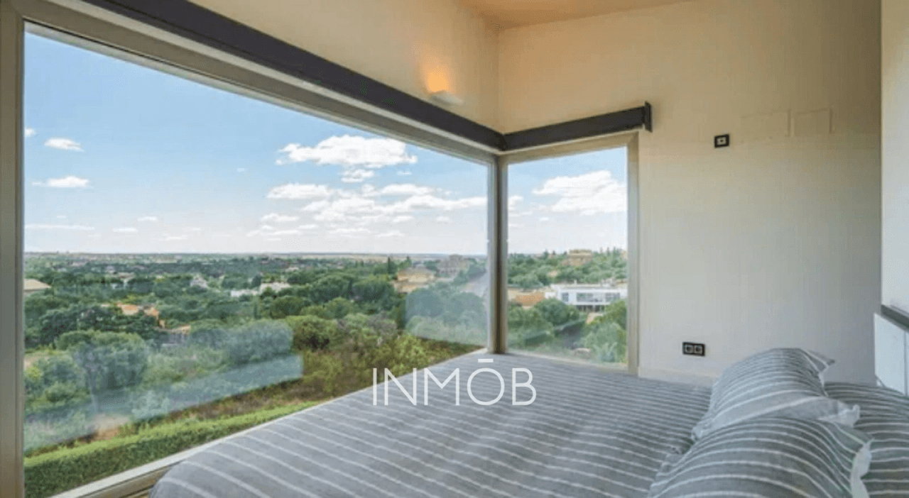 CHALET INDEPENDIENTE DE DISEÑO EN MOLINO DE LA HOZ