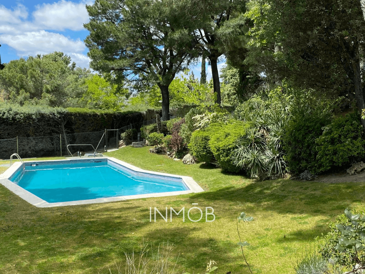 VILLA DE LUJO EN MONTEPRINCIPE EN UNA SOLA PLANTA - REFORMA