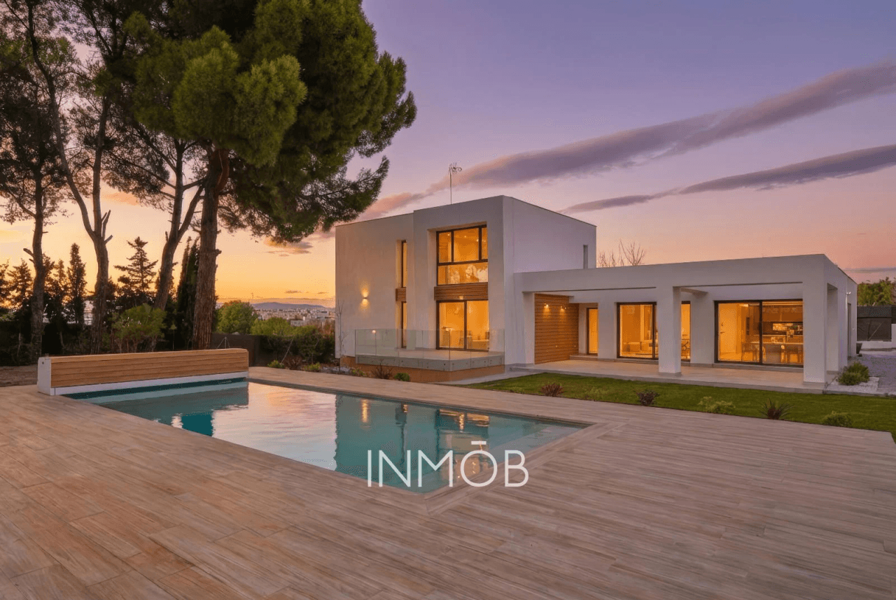 A ESTRENAR MODERNIDAD Y LUJO CHALET INDEPENDIENTE EN BONANZA