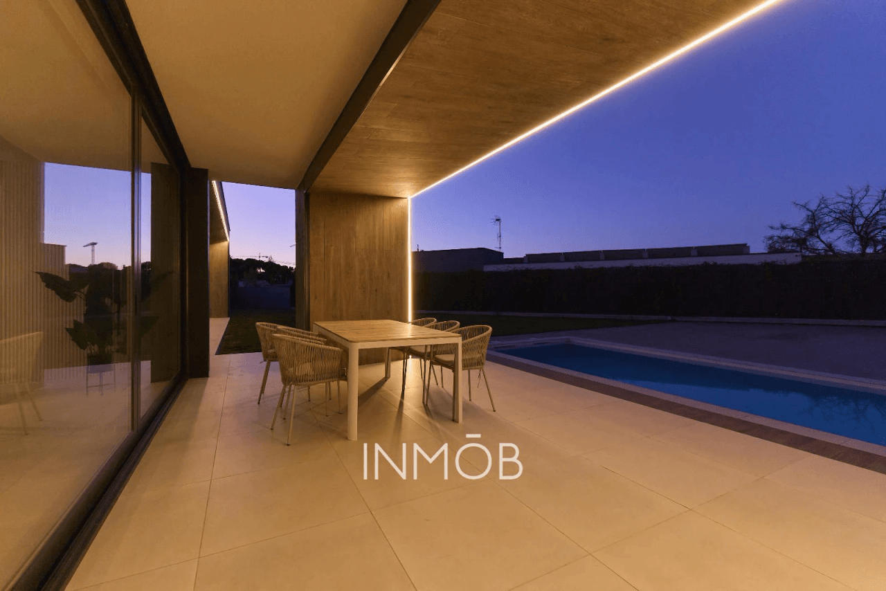 CHALET DE LUJO QHOMES VENTA BOADILLA DEL MONTE - SEGURIDAD PRIVADA 24 HORAS