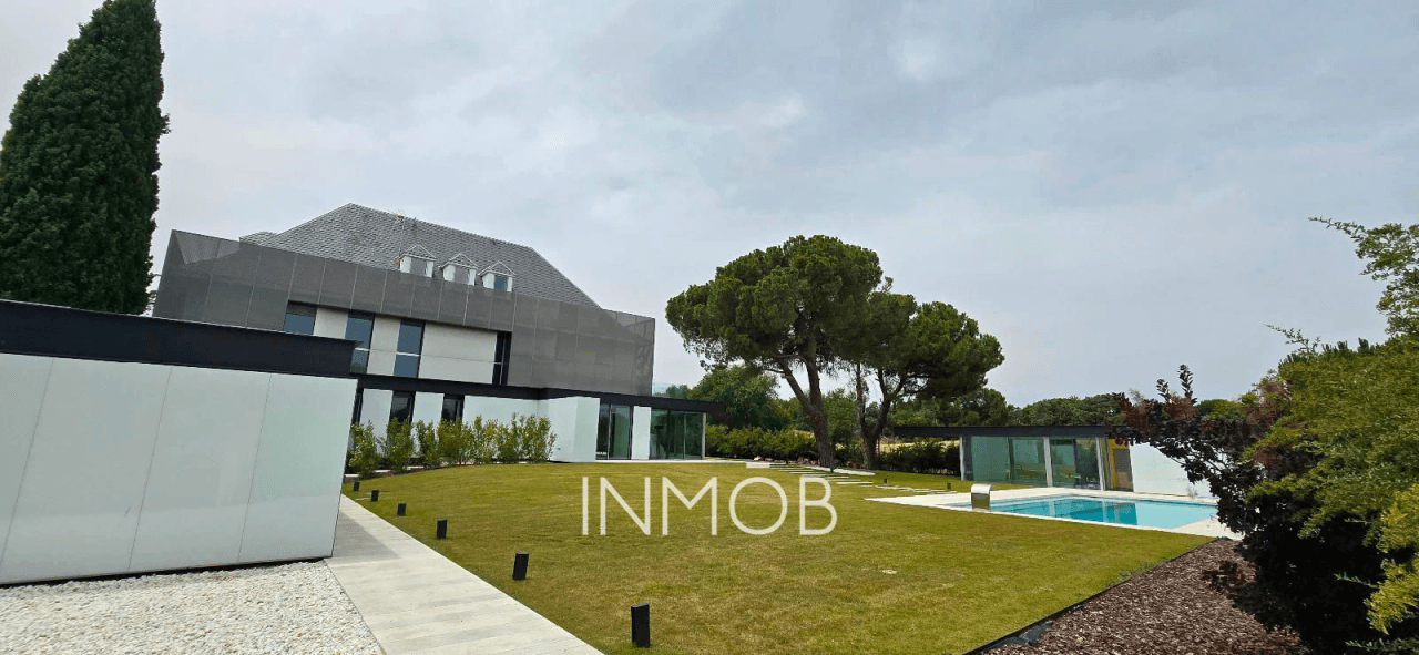 EXCLUSIVIDAD LA FINCA POZUELO MADRID - FOTOVOLTAICA Y ASCENSOR