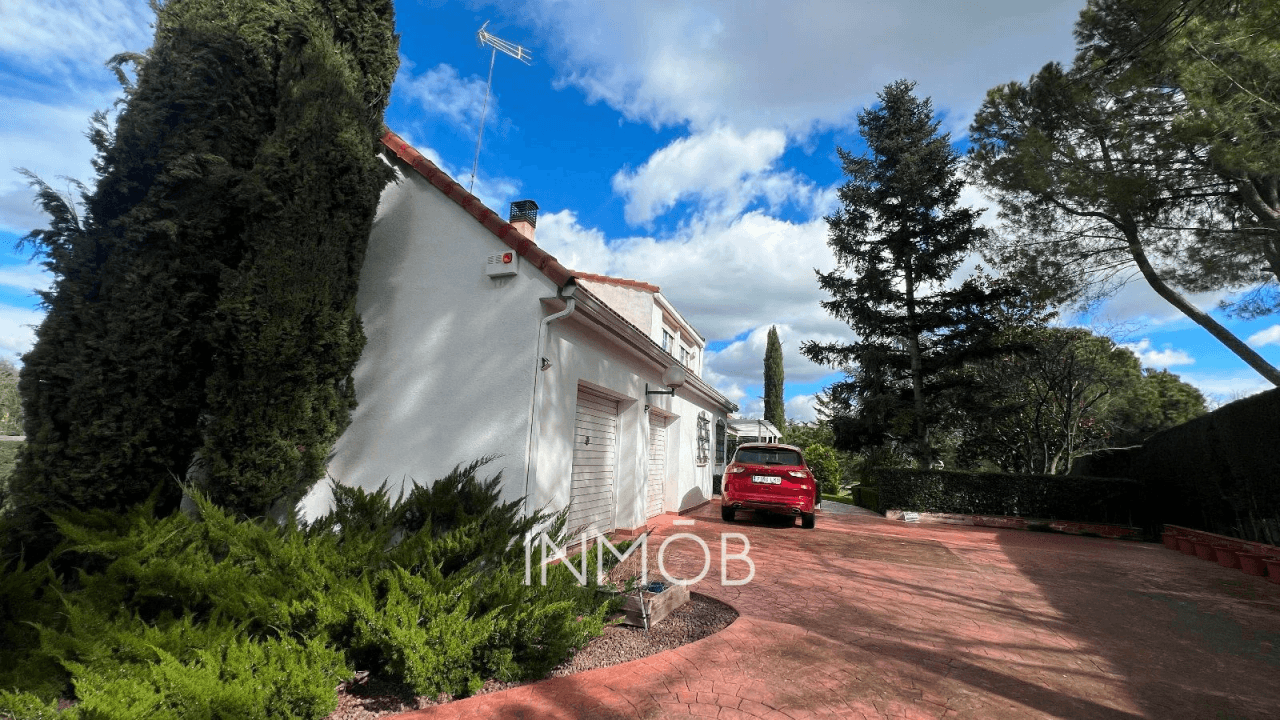 CHALET INDEPENDIENTE EN PARCELA 3.118m2 - BONANZA -