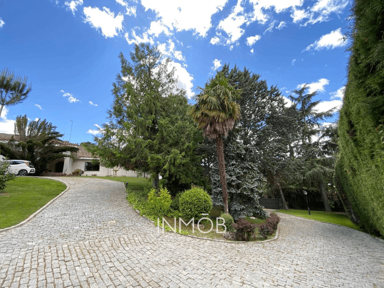 VILLA DE LUJO EN MONTEPRINCIPE EN UNA SOLA PLANTA - REFORMA