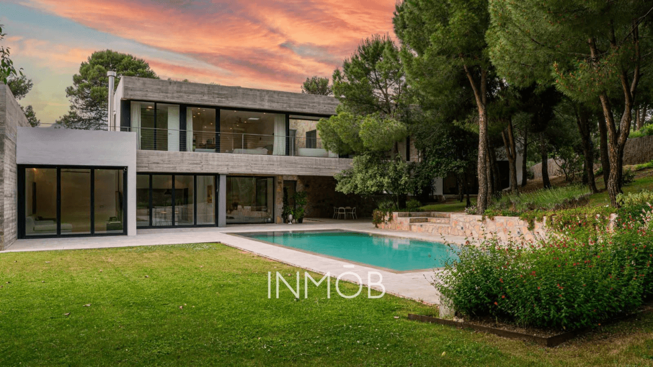 MODERNO CHALET INDEPENDIENTE ESTILO NORDICO EN LAS LOMAS