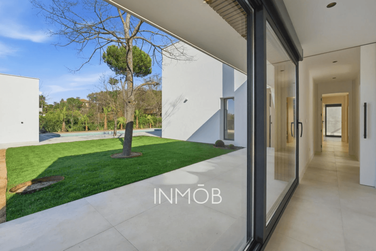 CASA SELLA - ARQUITECTURA CONTEMPORANEA en LAS LOMAS