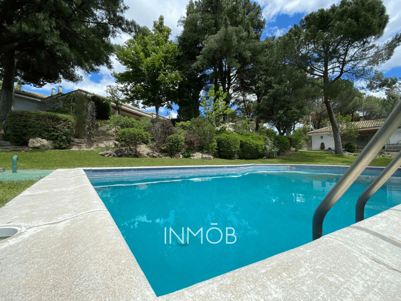 VILLA DE LUJO EN MONTEPRINCIPE EN UNA SOLA PLANTA - REFORMA