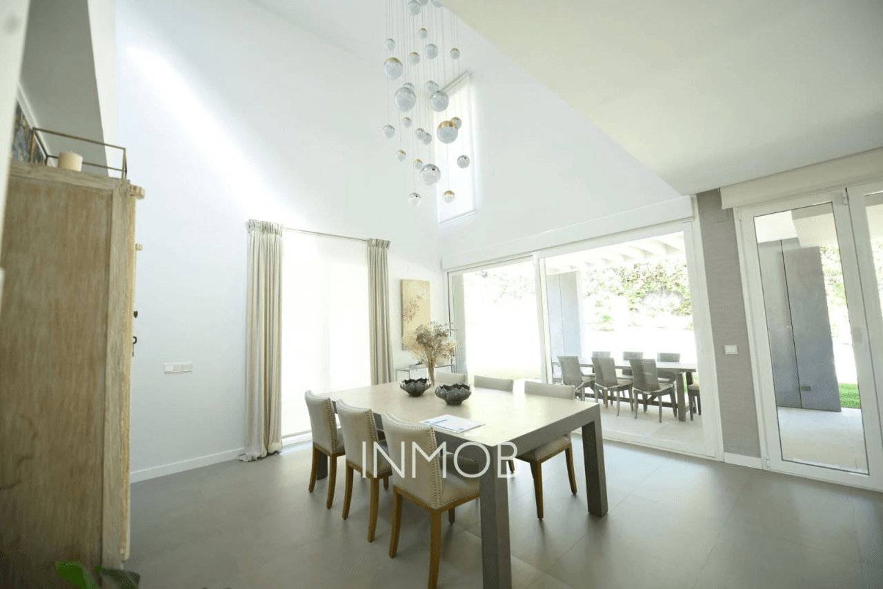 CHALET MODERNO - URB. LAS LOMAS - BOADILLA DEL MONTE