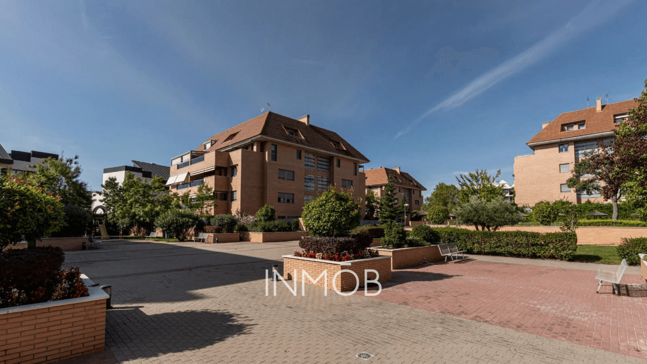 MAGNIFICO PISO CON GRAN TERRAZA EN BOADILLA DEL MONTE