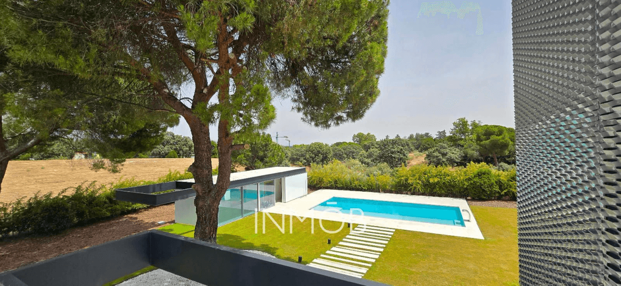 EXCLUSIVIDAD LA FINCA POZUELO MADRID - FOTOVOLTAICA Y ASCENSOR