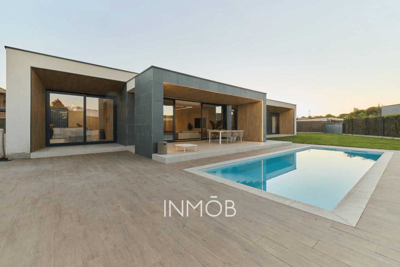 CHALET DE LUJO QHOMES VENTA BOADILLA DEL MONTE - SEGURIDAD PRIVADA 24 HORAS