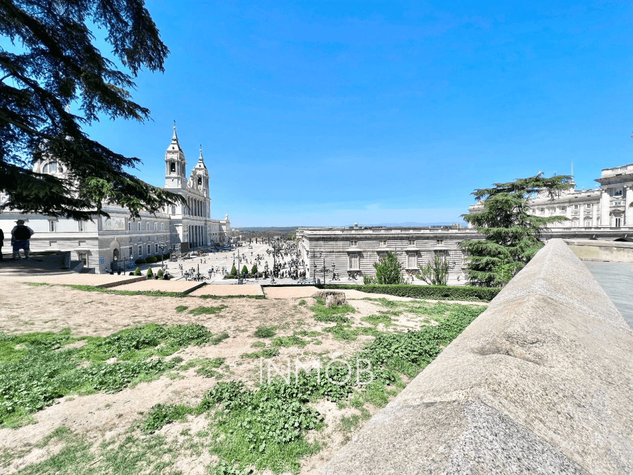 LOCAL OFICINA con VISTAS CATEDRAL ALMUDENA