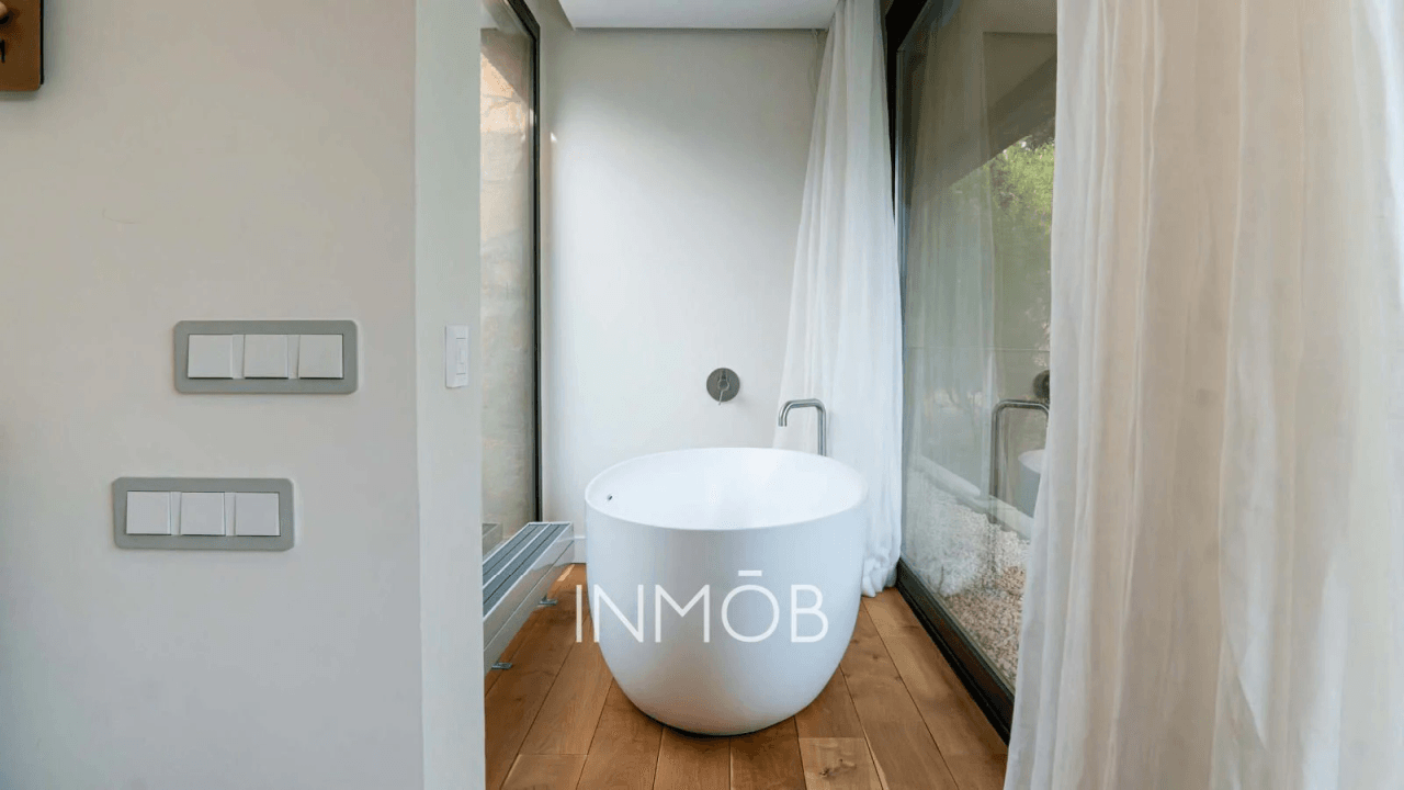MODERNO CHALET INDEPENDIENTE ESTILO NORDICO EN LAS LOMAS