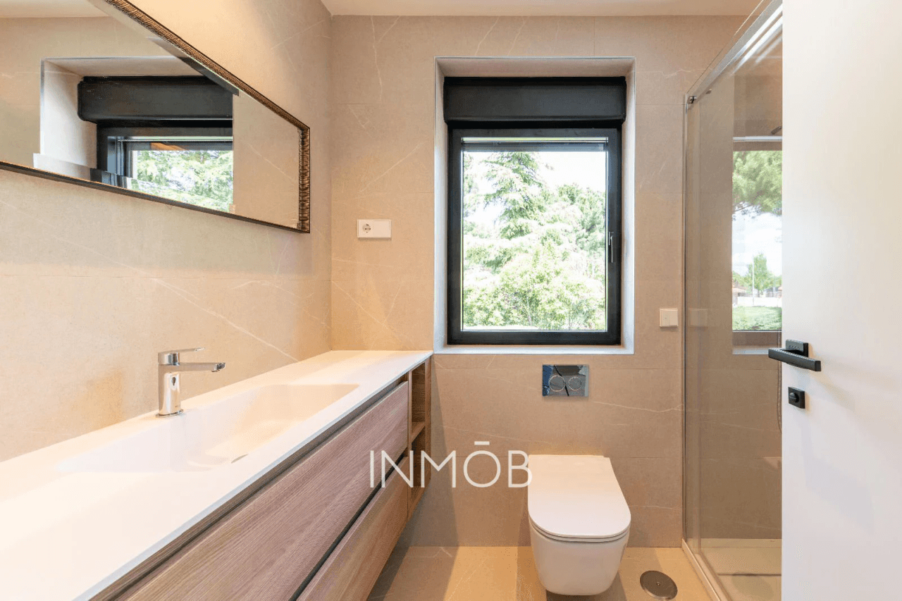 DISTINGUIDO CHALET DE LUJO A ESTRENAR URBANIZACION LAS LOMAS