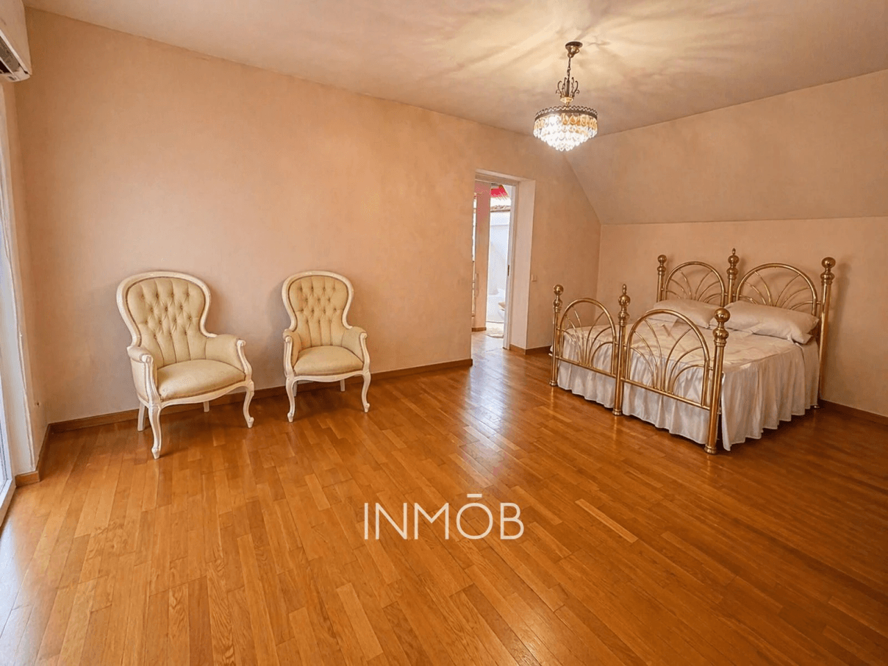 Chalet independiente en GRAN PARCELA SEGREGABLE de 3.200mt BONANZA