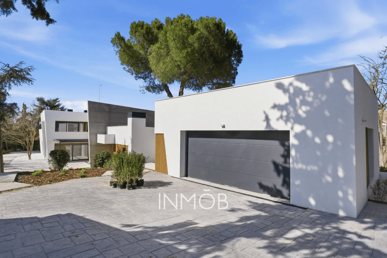 CASA SELLA - ARQUITECTURA CONTEMPORANEA en LAS LOMAS